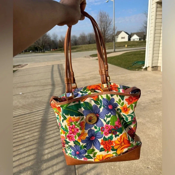Capezio Summerset Floral Hand Bag - Picture 8 of 11